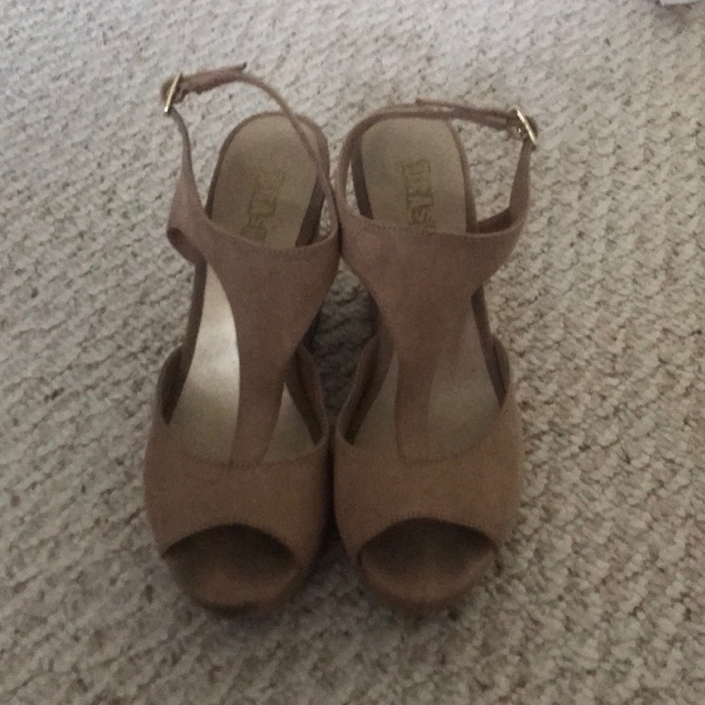 Tan Wedges